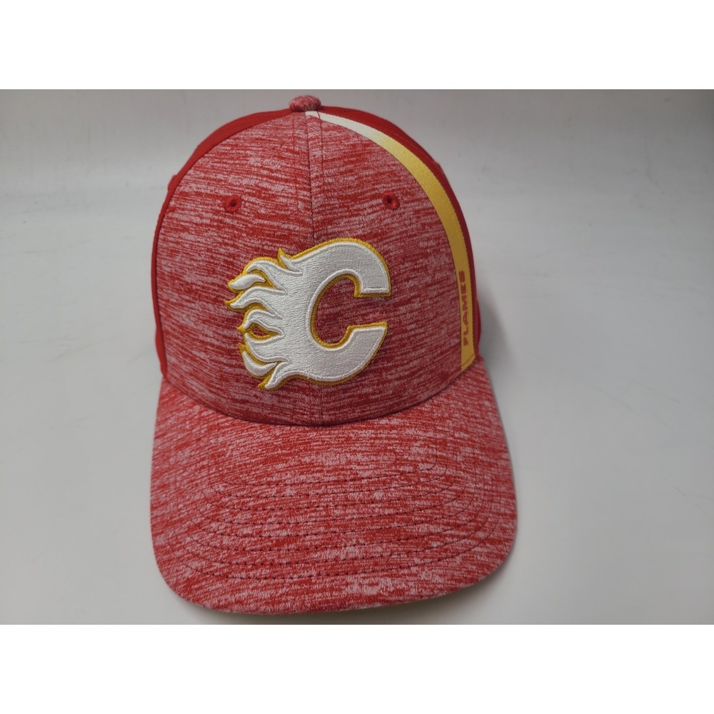 Calgary Flames Fanatics Flex Fitted M-L Hat Cap Polyester Blend NHL Hockey Red